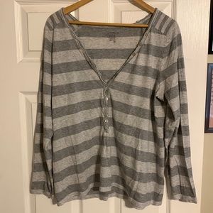 XL Grey striped old navy long sleeve 1/2 button up front shirt